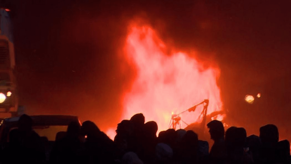 houses burn