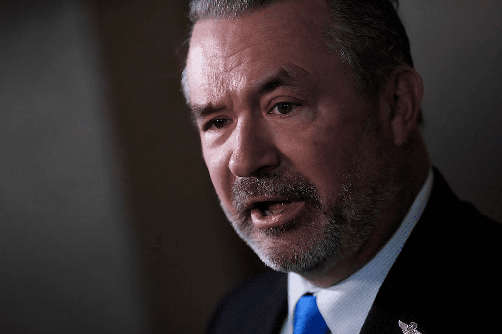 Breaking With Trump, Bacon Says He Won’t Follow His Party ‘Off the Cliff’